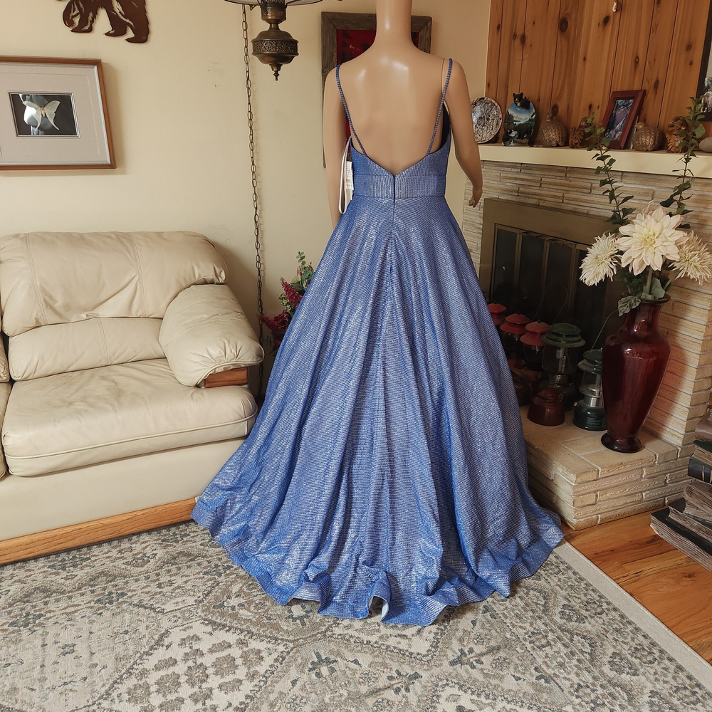 NWT Camille La Vie Sparkly Blue Gown - Size 6 - Picture 5 of 12